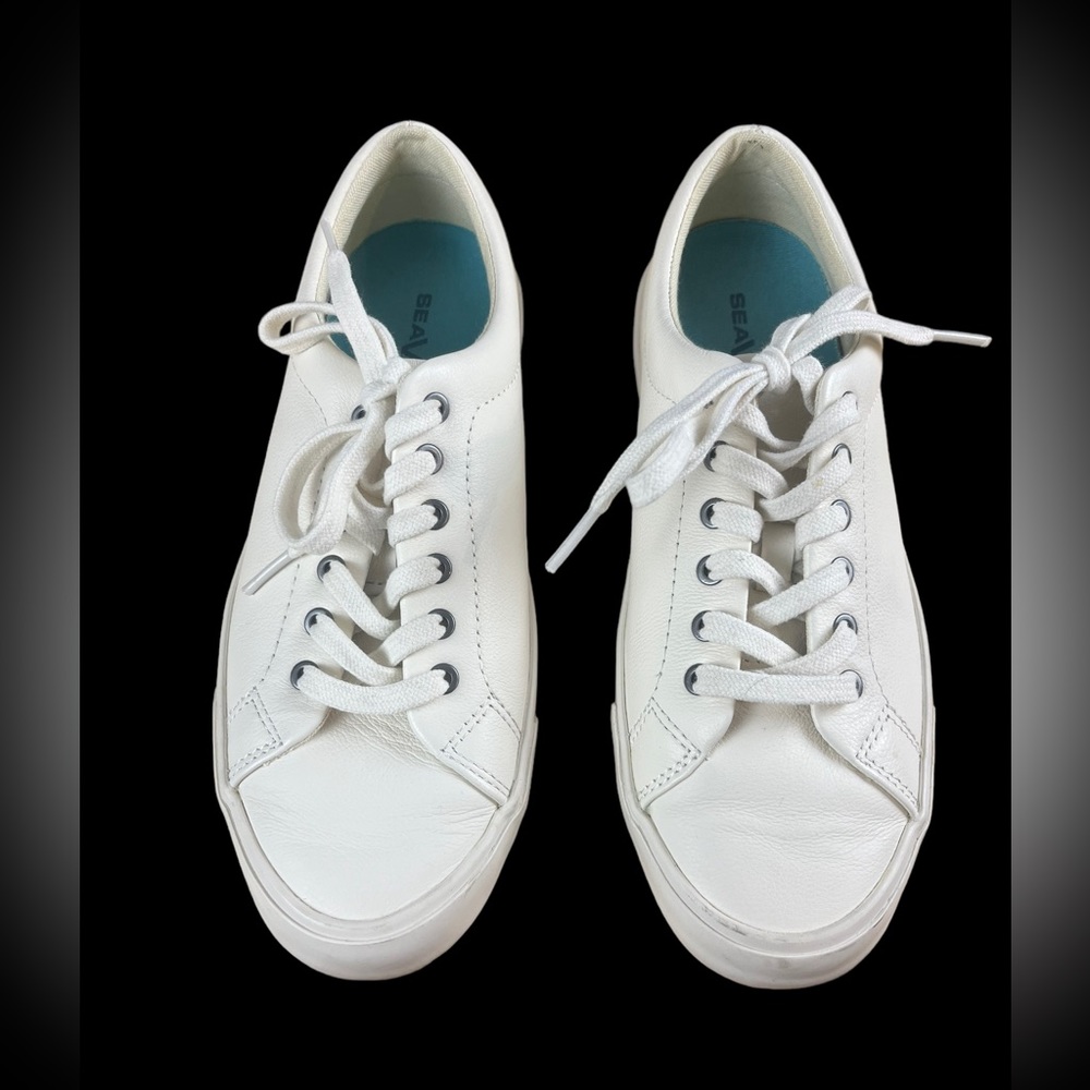 Women's Size 9 White Tennis Style Sneaker SeaVees Gallery Sneaker Leather Laces